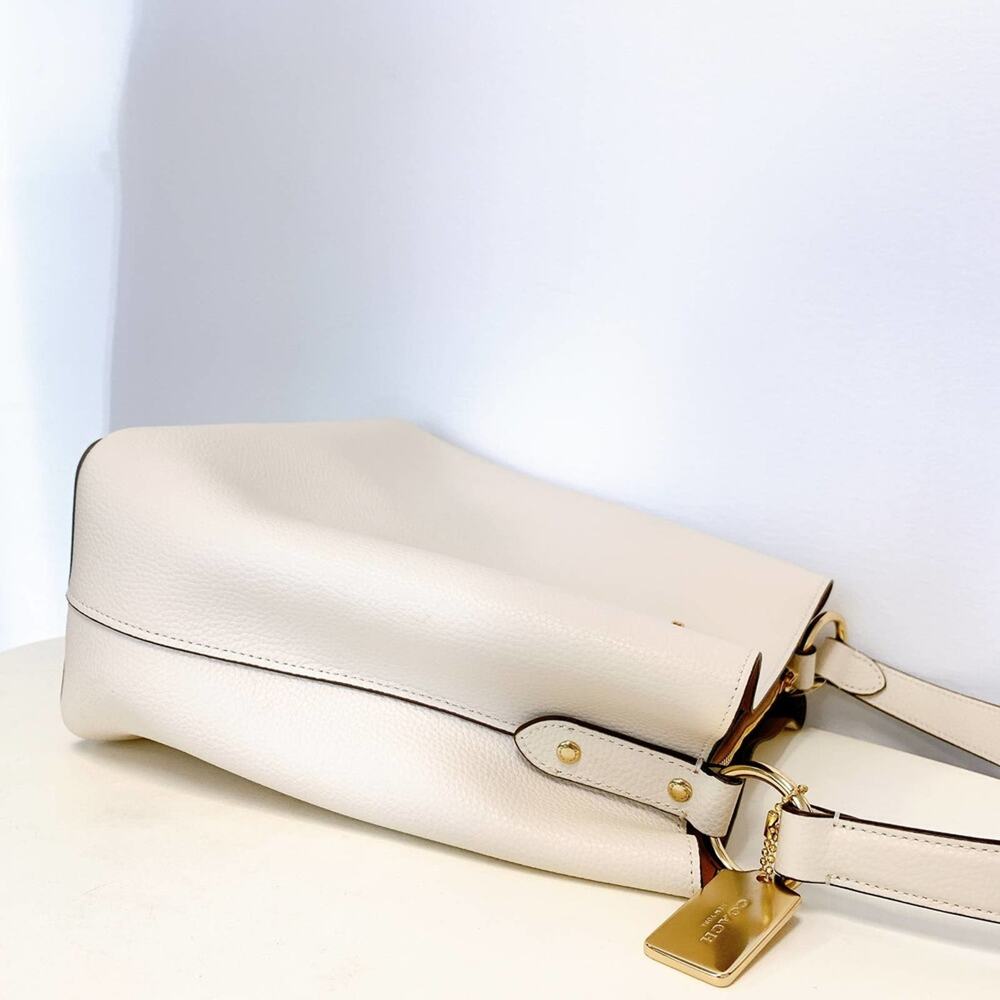 Coach 91122 Leather Town Bucket Bag in chalk - Picture 2 of 7